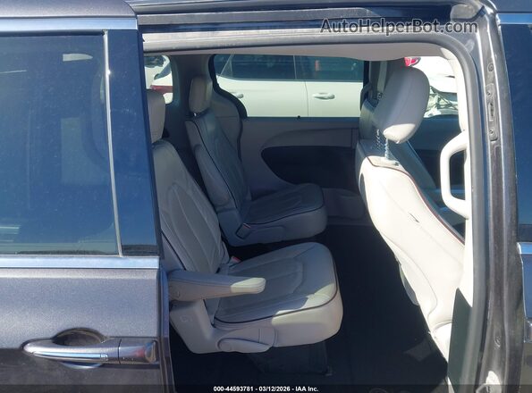 2C4RC1GG3KR551586 2019 CHRYSLER PACIFICA Gray VIN sticker view
