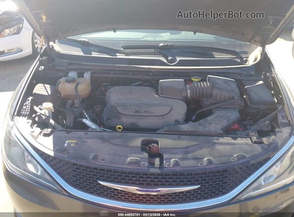 2C4RC1GG3KR551586 2019 CHRYSLER PACIFICA Gray Rear view