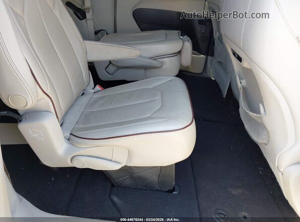 2C4RC1GG9HR734953 2017 CHRYSLER PACIFICA Gray VIN կոդի պիտակի տեսք