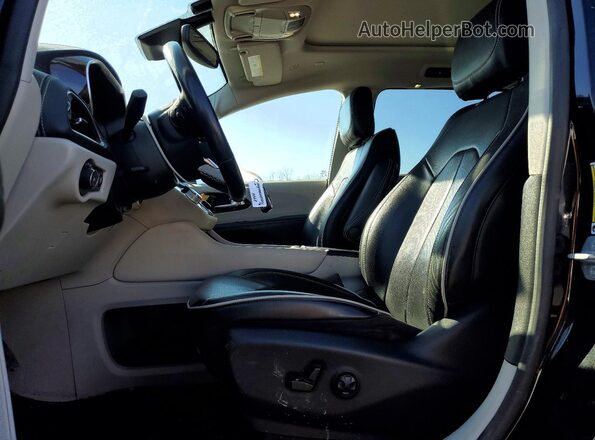 2C4RC3GG6MR554044 2021 CHRYSLER PACIFICA Black Front interior view