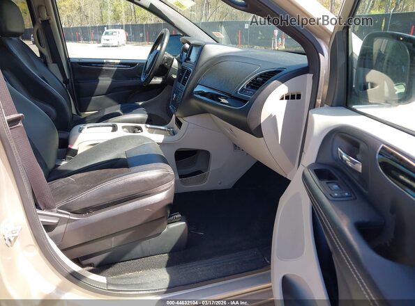2C4RDGCG2GR219555 2016 DODGE GRAND CARAVAN Gold Front interior view