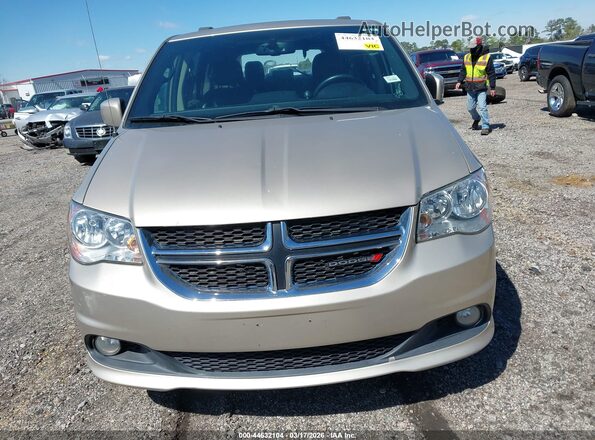 2C4RDGCG2GR219555 2016 DODGE GRAND CARAVAN Gold Rear interior view