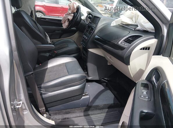 2C4RDGCG4LR170420 2020 DODGE GRAND CARAVAN Silver Front interior view