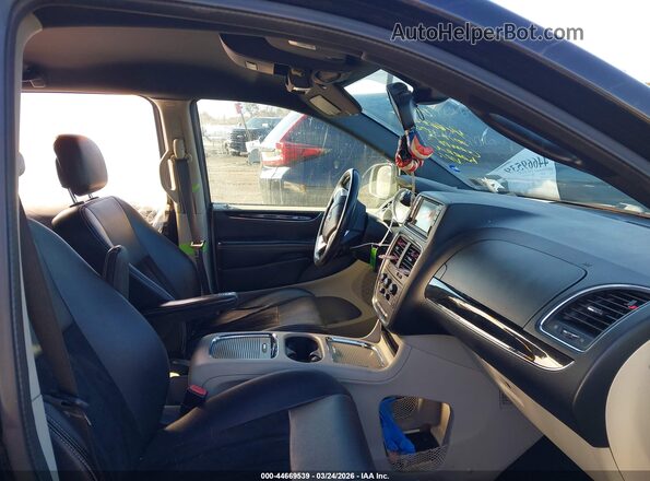 2C4RDGCG6JR326860 2018 DODGE GRAND CARAVAN Black Front interior view