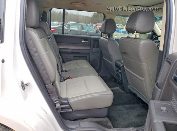 2FMHK6C84HBA01899 2017 FORD FLEX White Widok wnętrza z tyłu