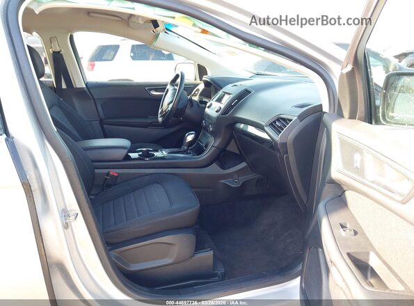 2FMPK3G98JBB74635 2018 FORD EDGE Silver Front interior view