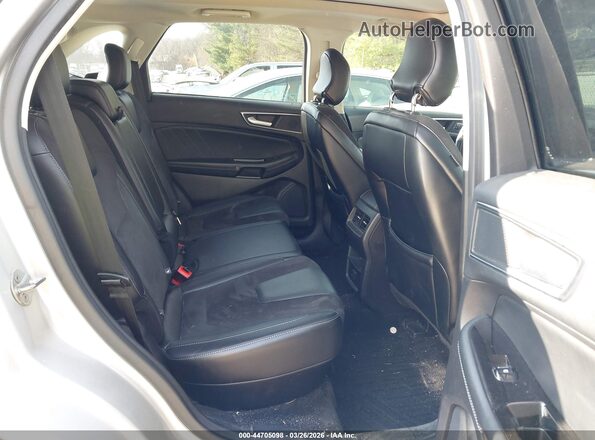 2FMPK4AP5HBC33941 2017 FORD EDGE Silver Widok naklejki z numerem VIN