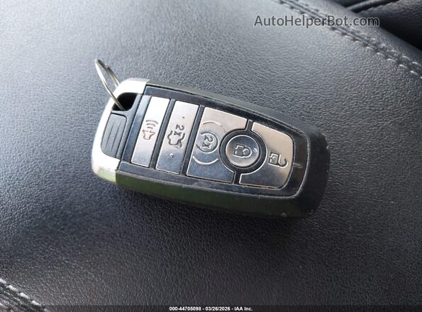 2FMPK4AP5HBC33941 2017 FORD EDGE Silver Widok deski rozdzielczej