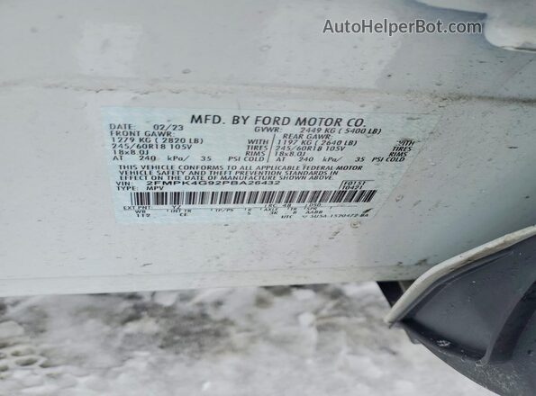 2FMPK4G92PBA26432 2023 FORD EDGE White Widok naklejki z numerem VIN
