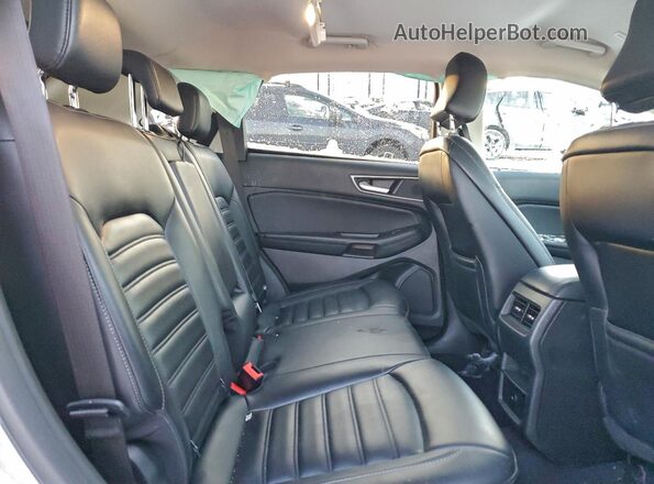 2FMPK4J92PBA59097 2023 FORD EDGE Silver Widok wnętrza z tyłu
