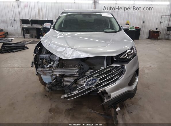 2FMPK4K92RBA01136 2024 FORD EDGE Silver Սալոնի հետևի տեսք