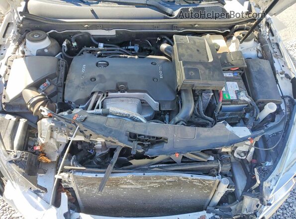 2G4GL5EX8H9152923 2017 BUICK REGAL White Rear interior view
