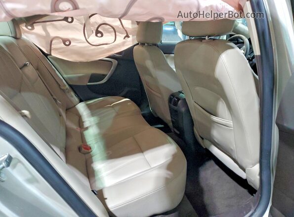 2G4GS5GX7G9187578 2016 BUICK REGAL Beige Rear seats view