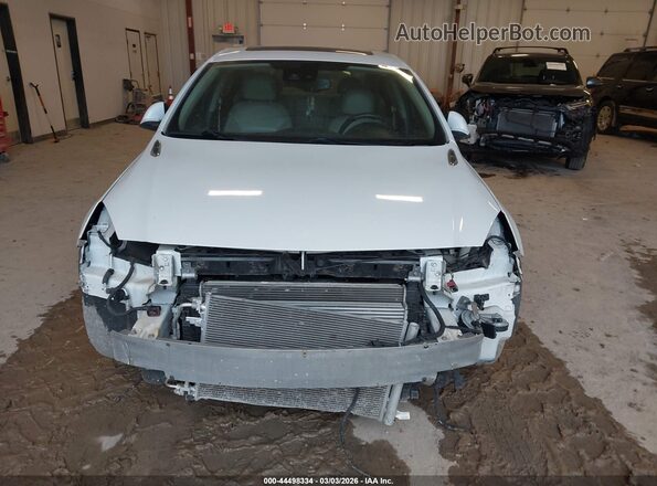 2G4GS5GX9G9103776 2016 BUICK REGAL White Front view