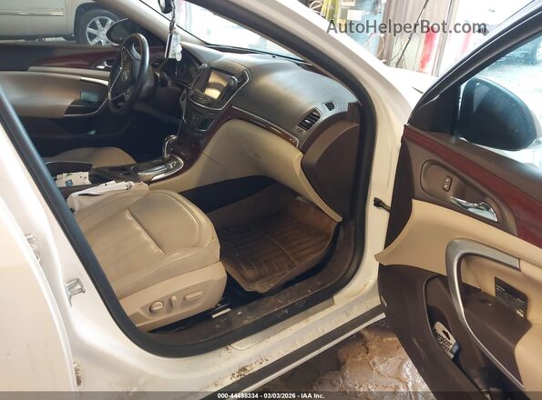 2G4GS5GX9G9103776 2016 BUICK REGAL White Front interior view