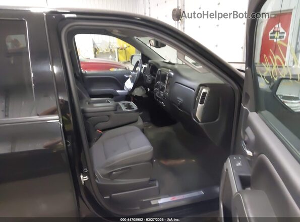 2GCVKRECXJ1103472 2018 CHEVROLET SILVERADO Черный Вид салона спереди