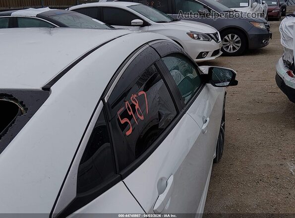2HGFC1E57JH701919 2018 HONDA CIVIC White 