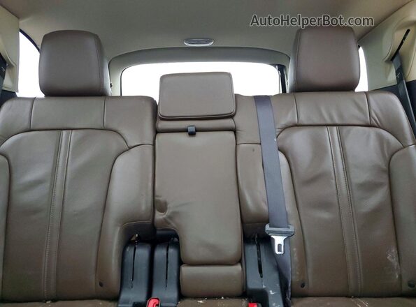 2LMHJ5AT1HBL00789 2017 LINCOLN MKT White Rear seats view