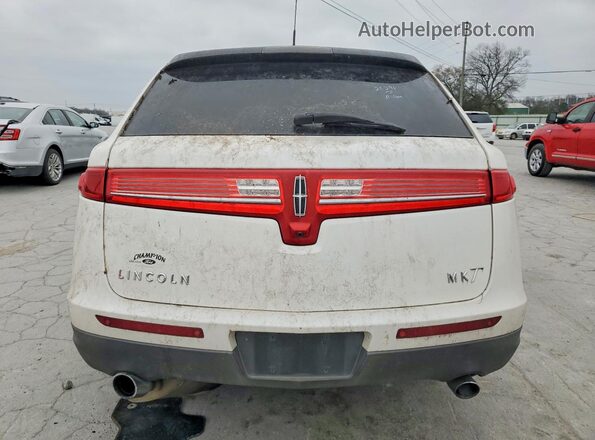 2LMHJ5AT1HBL00789 2017 LINCOLN MKT White Rear view