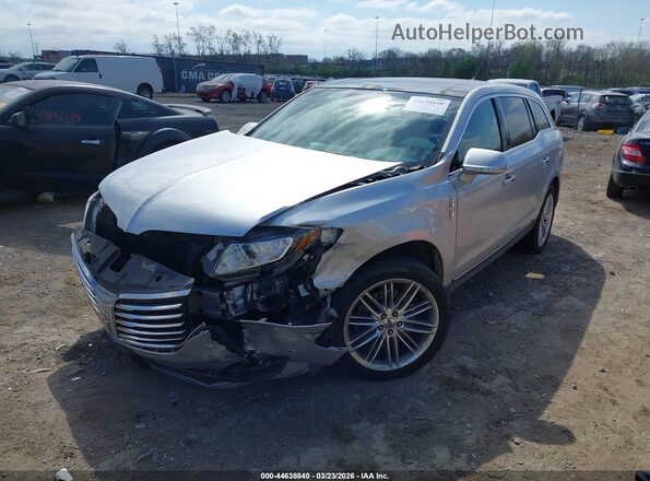 2LMHJ5AT6JBL00857 2018 LINCOLN MKT Silver Передня ліва чверть