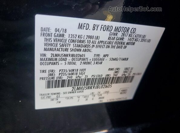 2LMHJ5NK9JBL02605 2018 LINCOLN MKT Black Widok komory silnika