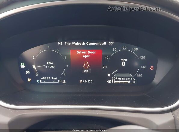 2LMPJ6K98KBL24437 2019 LINCOLN NAUTILUS White Հետևի նստատեղերի տեսք