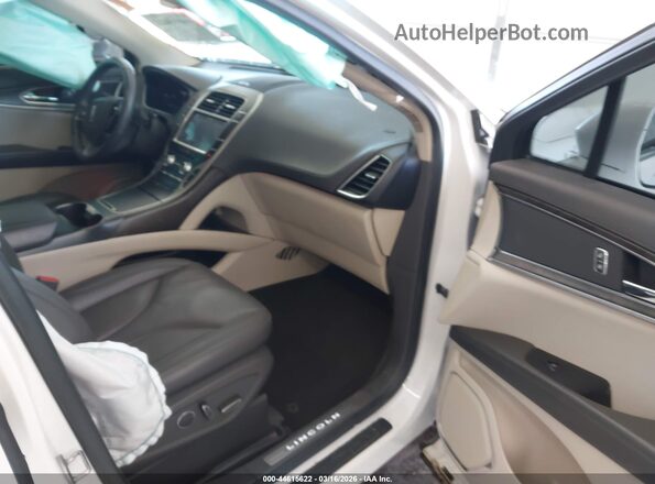 2LMPJ6K98KBL24437 2019 LINCOLN NAUTILUS White Սալոնի դիմացի տեսք