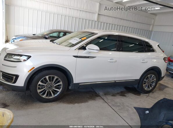2LMPJ6K98KBL24437 2019 LINCOLN NAUTILUS White Սալոնի 360 աստիճան տեսք
