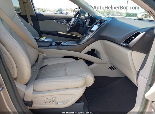2LMPJ6L96KBL13385 2019 LINCOLN NAUTILUS Серебряный 