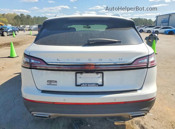 2LMPJ8J98NBL17621 2022 LINCOLN NAUTILUS White Rear view