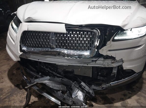 2LMPJ8J98PBL00739 2023 LINCOLN NAUTILUS White Front view