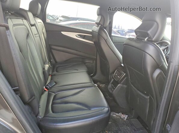 2LMPJ8JR6JBL41300 2018 LINCOLN MKX Charcoal Rear interior view