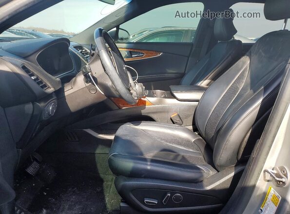 2LMPJ8K9XKBL35631 2019 LINCOLN NAUTILUS Silver 