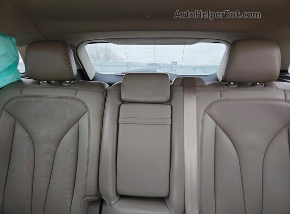 2LMPJ8K9XNBL02309 2022 LINCOLN NAUTILUS Brown Widok tylnych siedzeń