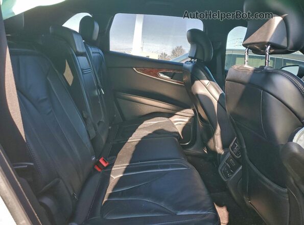 2LMPJ8KR0HBL28664 2017 LINCOLN MKX Gray Widok wnętrza z tyłu