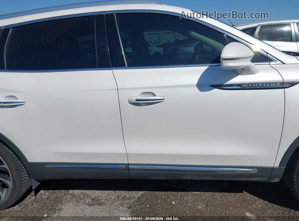2LMPJ8LP2KBL31375 2019 LINCOLN NAUTILUS White უკანა სალონის ხედი