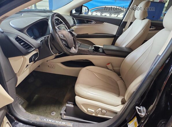 2LMPJ8LP9JBL14636 2018 LINCOLN MKX Черный Вид салона спереди