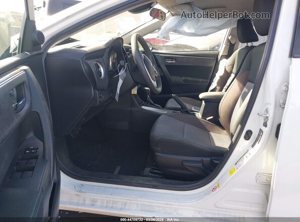 2T1BURHE2JC123615 2018 TOYOTA LL White Вид салону спереду