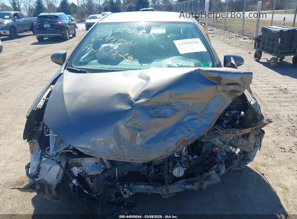 2T1BURHE2JC979061 2018 TOYOTA LL Gray 