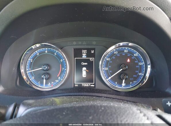 2T1BURHE6HC805939 2017 TOYOTA LL White Vista de los asientos traseros
