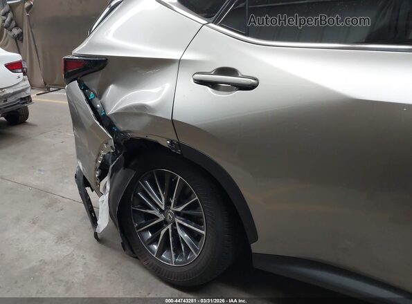 2T2ADCAZ7PC003108 2023 LEXUS NX 250 Серебряный Вид спереди