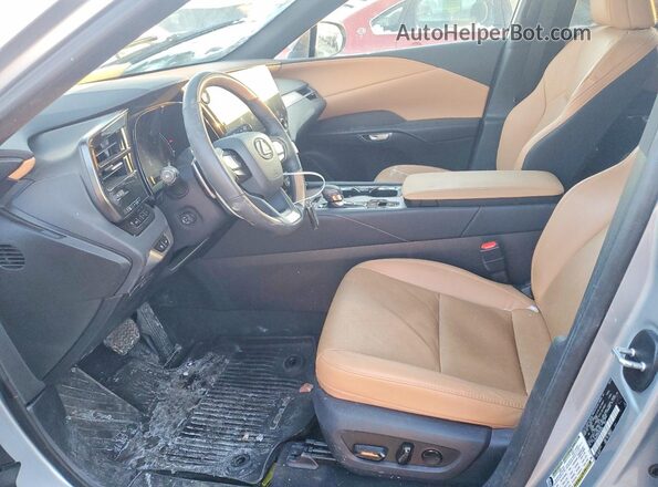 2T2BAMCA0RC083400 2024 LEXUS RX Silver Widok wnętrza z przodu