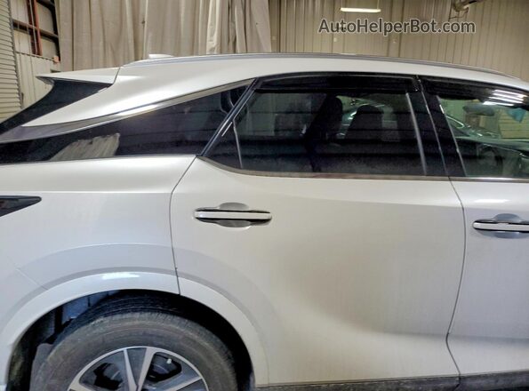 2T2BAMCA2SC091651 2025 LEXUS RX White Հետևի նստատեղերի տեսք