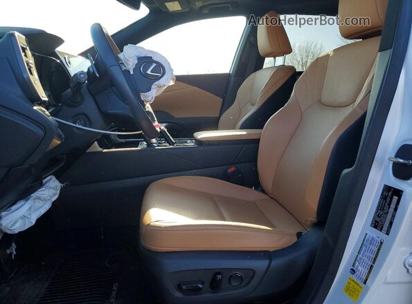 2T2BAMCA8PC034099 2023 LEXUS RX White Front interior view