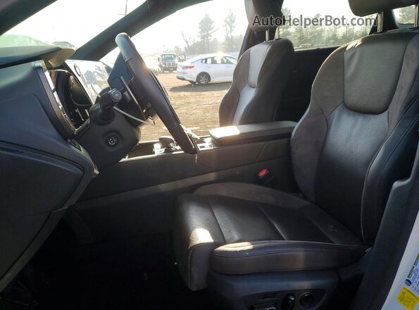 2T2BAMCA8PC038511 2023 LEXUS RX White Вид салону спереду