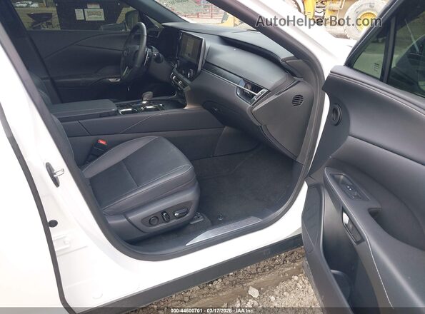 2T2BAMCA9PC033480 2023 LEXUS RX 350 White Widok wnętrza z przodu