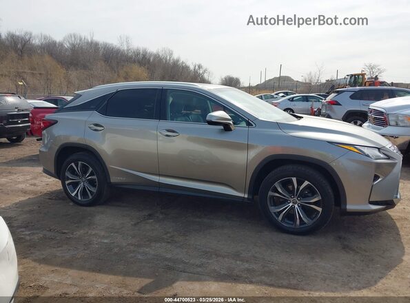 2T2BGMCA4JC024014 2018 LEXUS RX 450H Silver Widok wnętrza z tyłu