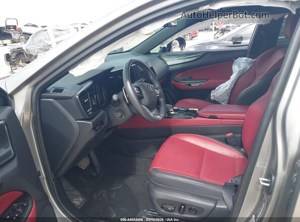 2T2GDCAZ3RC006004 2024 LEXUS NX 250 Silver Widok wnętrza z przodu