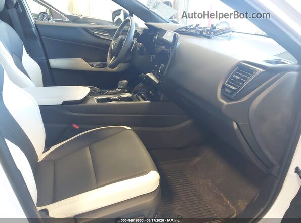 2T2GGCEZ1NC009446 2022 LEXUS NX 350 Белый Вид салона спереди