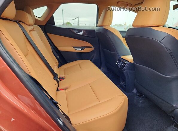 2T2GGCEZ8TC106754 2026 LEXUS NX Orange Widok wnętrza z tyłu